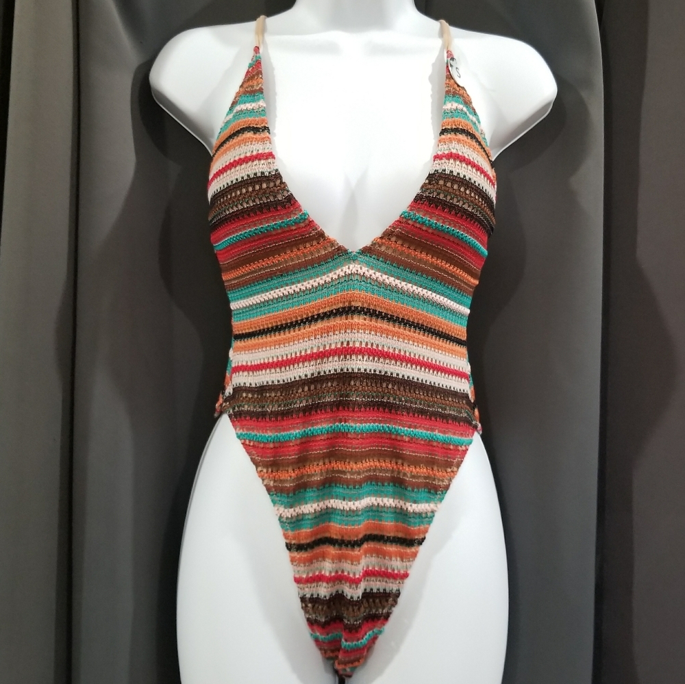 NWT Beautiful Variegated Color One Piece Swimsuit